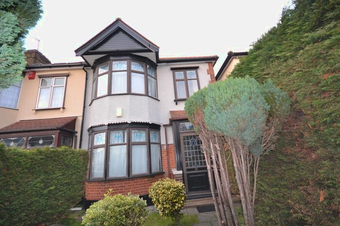 3 Bedroom Terraced House To Rent In Meldrum Road, Ilford, IG3