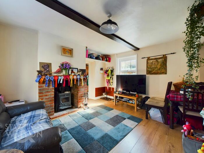 2 Bedroom Cottage For Sale In High Street, Attleborough, NR17