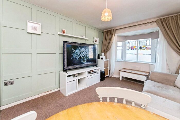 2 Bedroom Flat For Sale In Bradham Lane, Exmouth, Devon, EX8