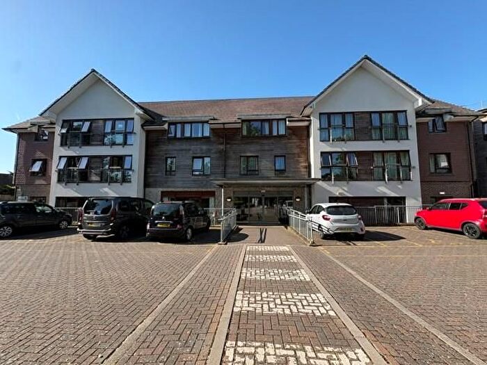 2 Bedroom Flat For Sale In Station Road, Rustington, Littlehampton, BN16