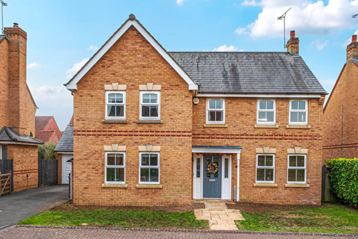 5 Bedroom Detached House For Sale In Woodford Close, Devizes, SN10