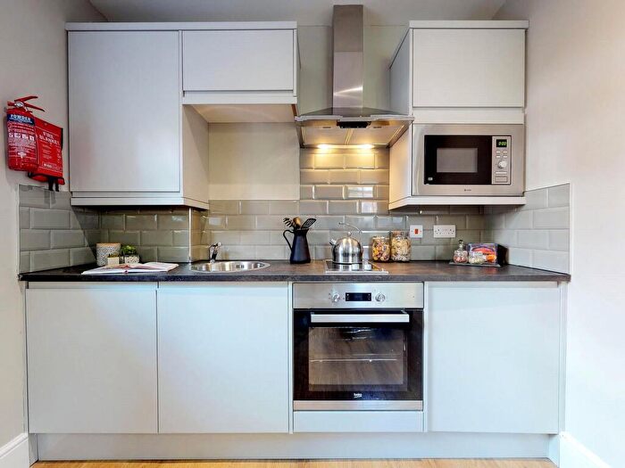 Apartment To Rent In Apt, Springfield Mount #, LS2