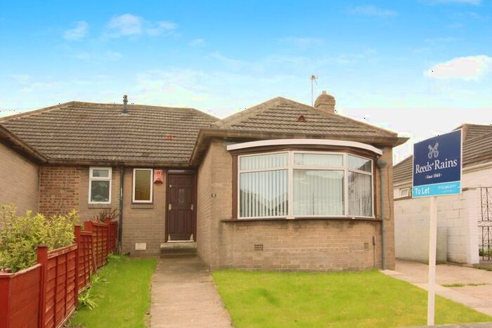 2 Bedroom Bungalow To Rent In Kingswear Grove, Leeds, West Yorkshire, LS15
