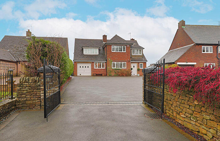 5 Bedroom Detached House For Sale In Hemming Green, Old Brampton, Chesterfield, S42