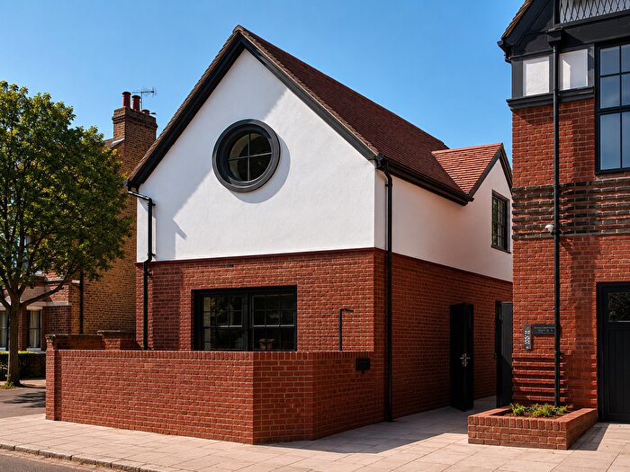 4 Bedroom Town House To Rent In Carlyle Road, Ealing, W5