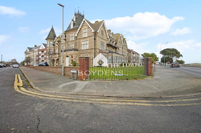 2 Bedroom Apartment To Rent In Vista Road, Clacton On Sea, CO15