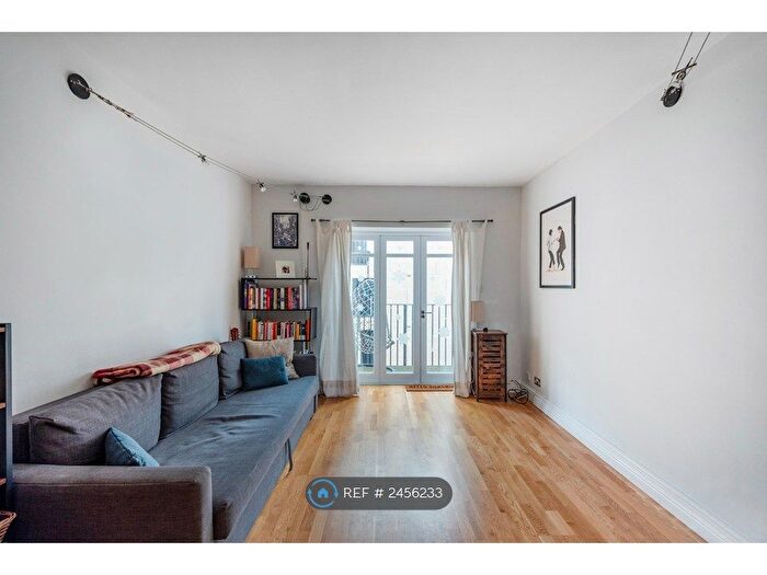 2 Bedroom Flat To Rent In Old Jamaica Road, London, SE16