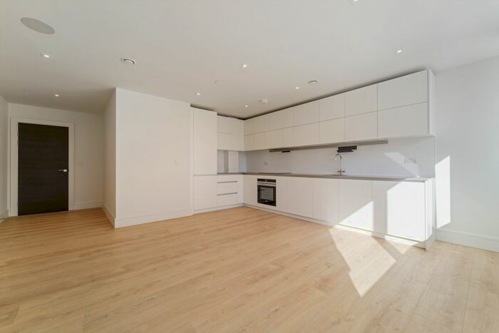 3 Bedroom Flat To Rent In Olympic Way, Wembley, HA9