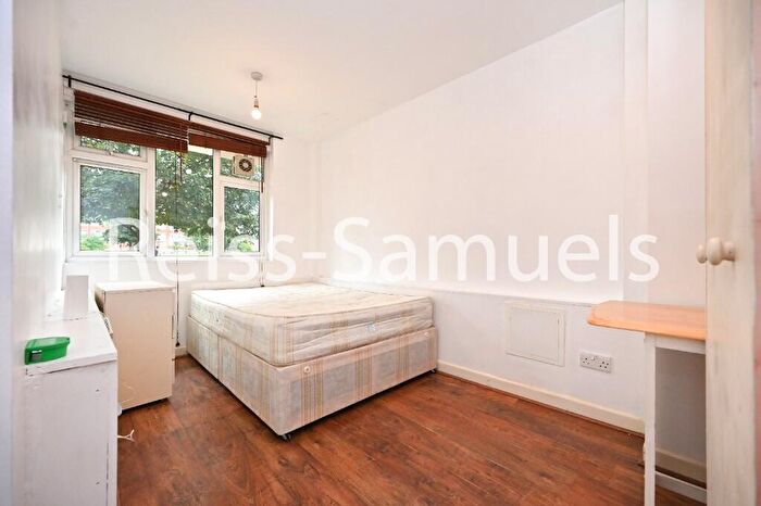 4 Bedroom Maisonette To Rent In Cooks Road, London, SE17