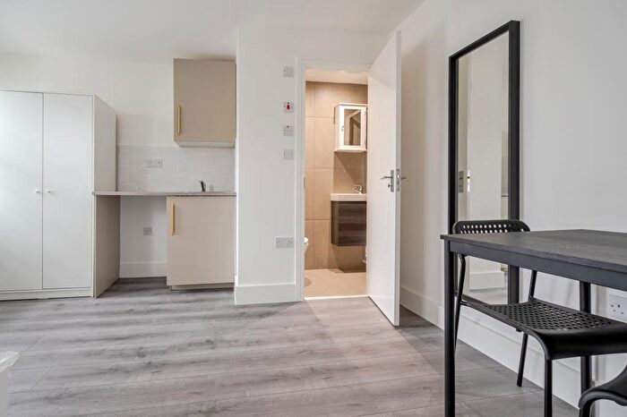 Apartment To Rent In Kings Road, Reading, RG1