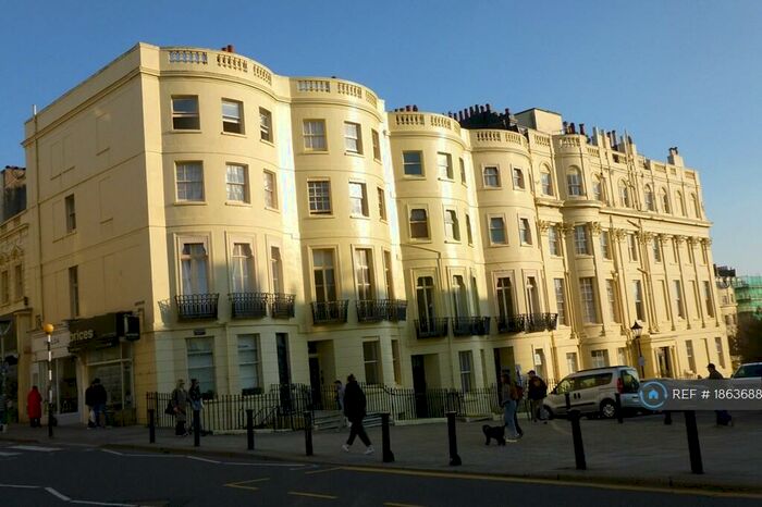 Studio To Rent In Brunswick Place, Hove, BN3