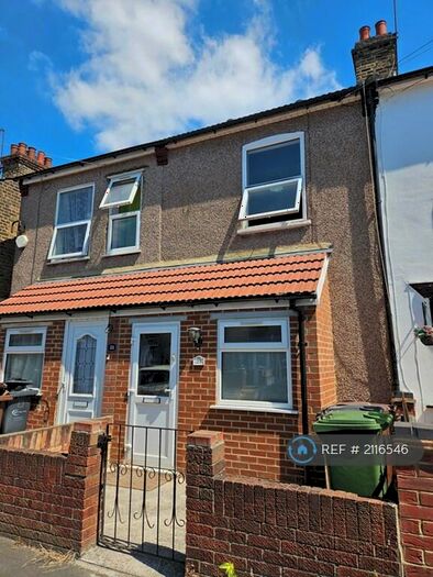 2 Bedroom Terraced House To Rent In Sparsholt Road, Barking, IG11
