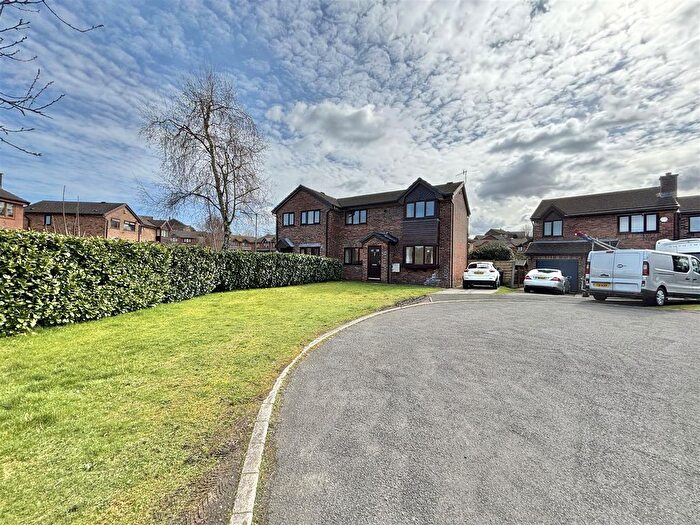 3 Bedroom Semi Detached House To Rent In Watkin Avenue, Hadfield, Glossop, SK13