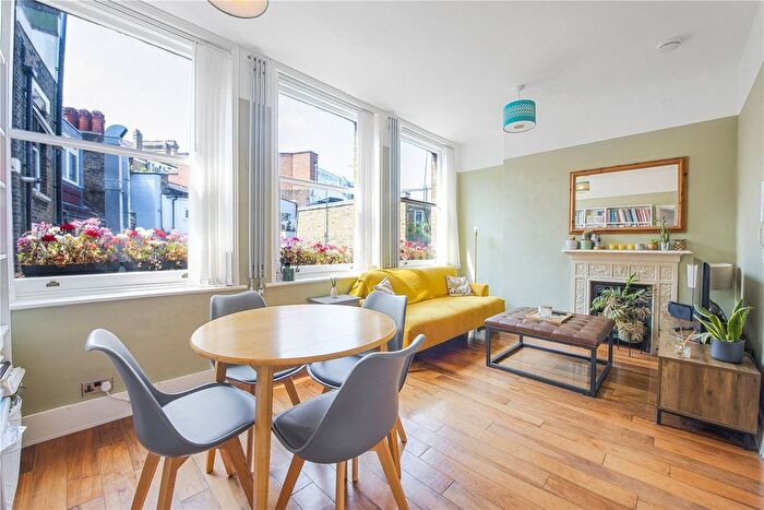 2 Bedroom Flat For Sale In Vine Hill, London, EC1R