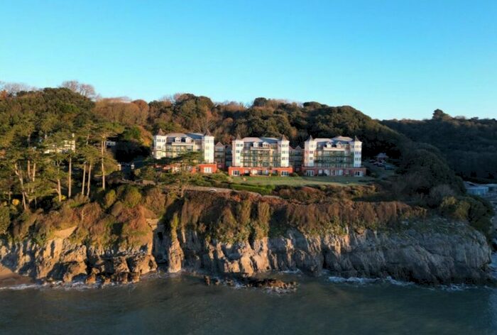2 Bedroom Flat To Rent In Caswell Road, Caswell Bay, Swansea, SA3