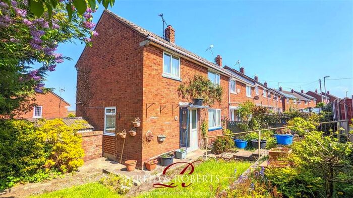 3 Bedroom End Of Terrace House For Sale In School Lane, Greenfield, Flintshire, CH8