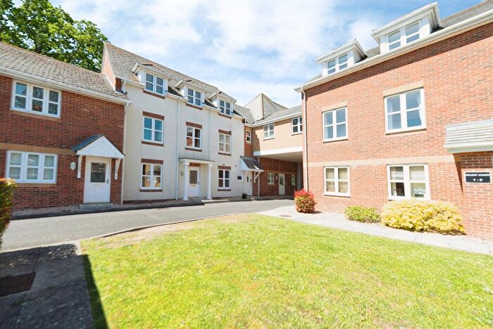 3 Bedroom Flat For Sale In Bells Lane, Fareham, PO14
