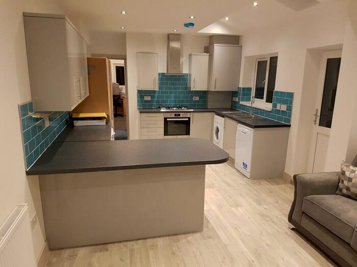 6 Bedroom Terraced House To Rent In Dawlish Road, Selly Oak, Birmingham, B29