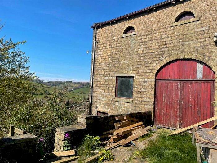 3 Bedroom Barn Conversion For Sale In Dean House Lane, Stainland Dean, HX4