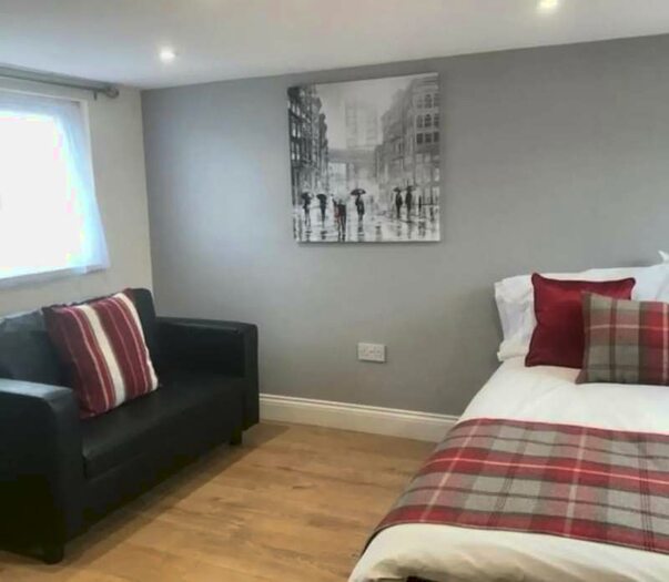 5 Bedroom Terraced House To Rent In Bempton Drive, Ruislip, HA4