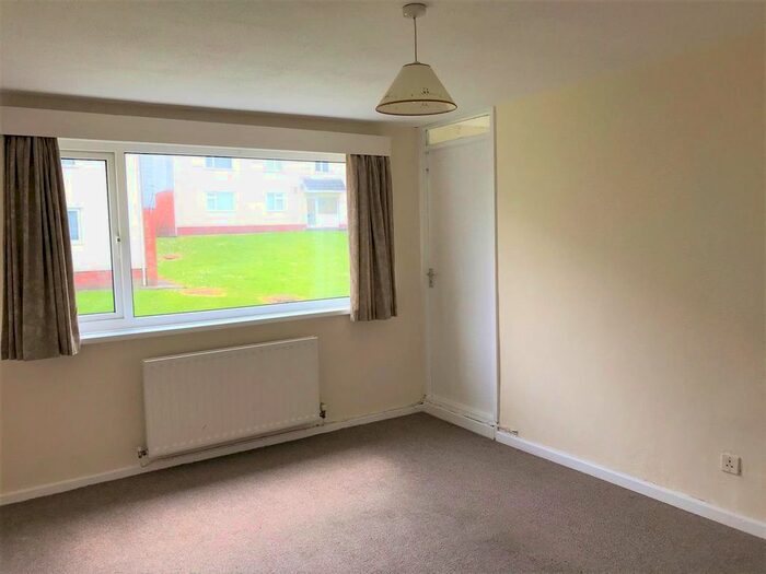 2 Bedroom Flat To Rent In Flat, Blenheim Court, Haverfordwest, SA61