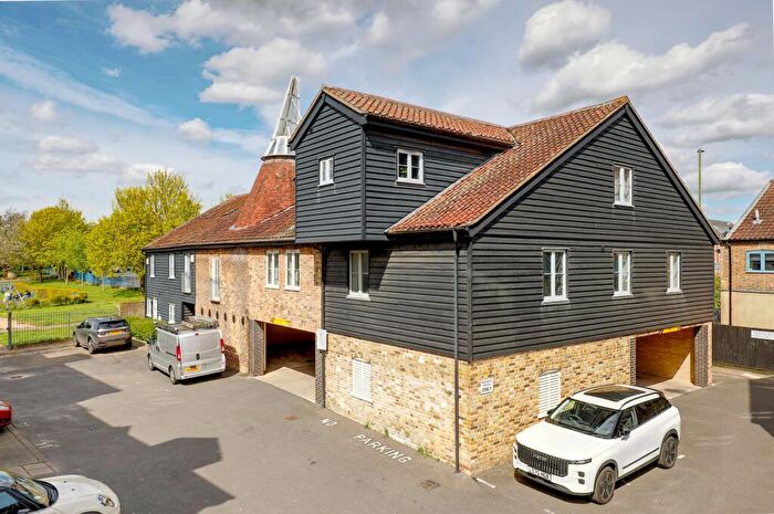 2 Bedroom Flat For Sale In Watton Road, Ware, SG12