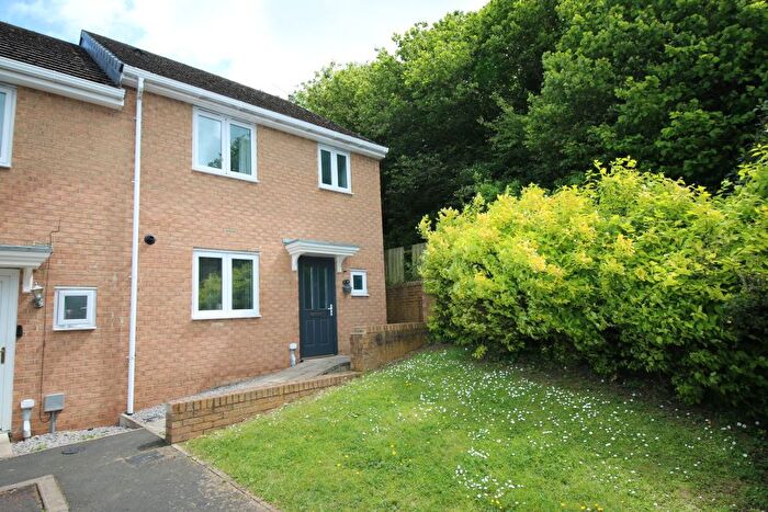 3 Bedroom End Of Terrace House For Sale In Hilltop View, Langley Park, Durham, DH7