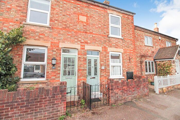 2 Bedroom Cottage For Sale In Cricket Lane, Bedford, MK41