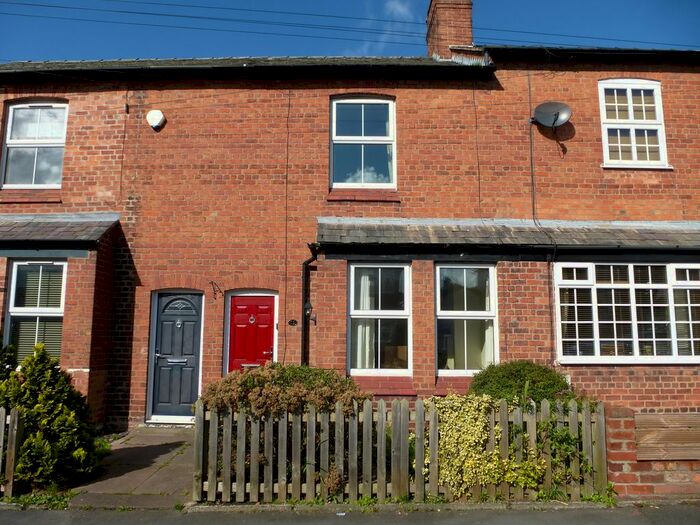 2 Bedroom Property To Rent In Robin Hood Lane, Helsby, Frodsham, WA6