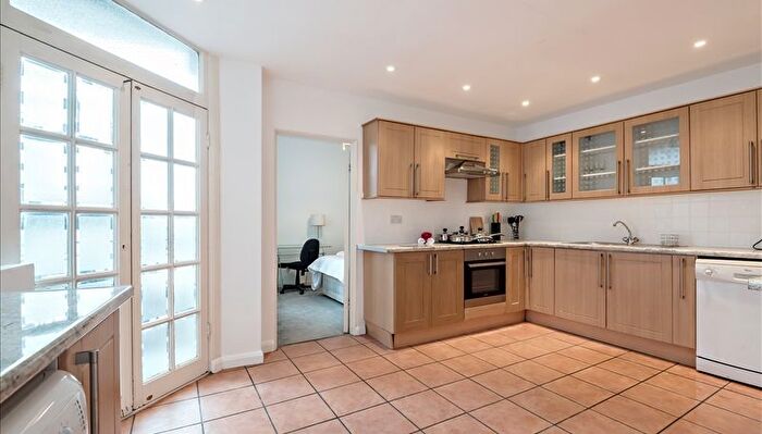 5 Bedroom Flat To Rent In Strathmore Court, Park Road, London, NW8