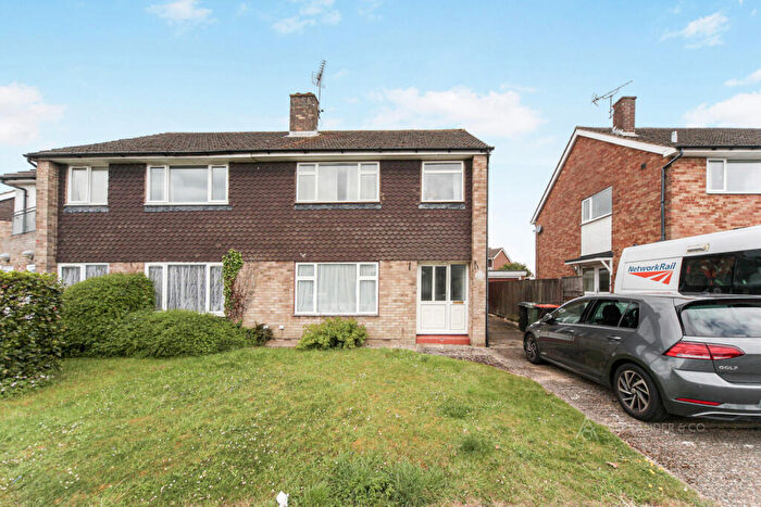 3 Bedroom House To Rent In Miletree Crescent, Dunstable, LU6