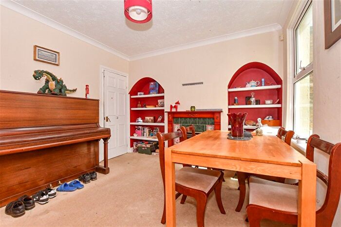 3 Bedroom Terraced House For Sale In Queens Road, Faversham, Kent, ME13