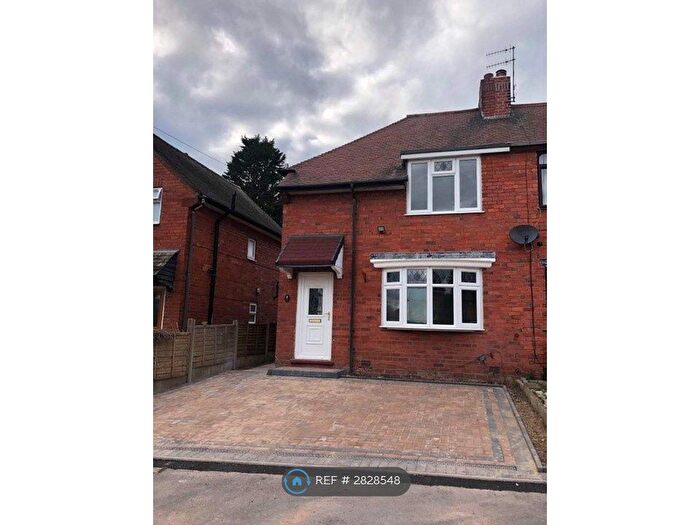3 Bedroom Semi-Detached House To Rent In Farm Road, Brierley Hill, DY5