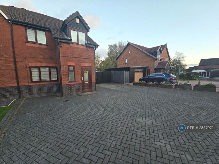 3 Bedroom Semi Detached House To Rent In Herons Way, Bolton, BL2