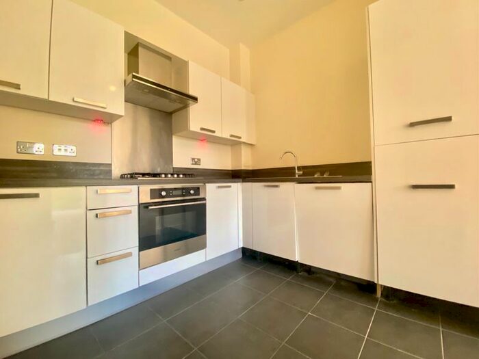 1 Bedroom Flat To Rent In Apex Apartments, Culverley Road, SE6