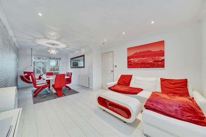 3 Bedroom Terraced House For Sale In Templefield Close, Addlestone, KT15