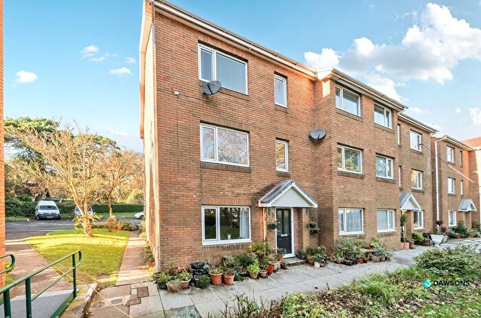 2 Bedroom Flat For Sale In Roman Court, Blackpill, Swansea, SA3