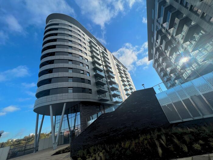 2 Bedroom Flat To Rent In Pomona Strand, Manchester, M16
