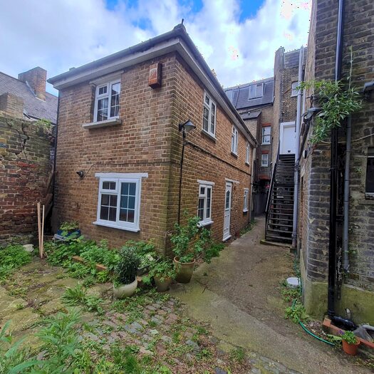 2 Bedroom House To Rent In Stoke Newington High Street, London, N16