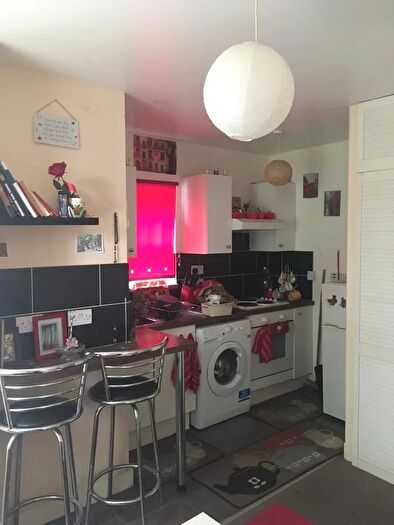 Studio To Rent In Green Lanes, London, N8
