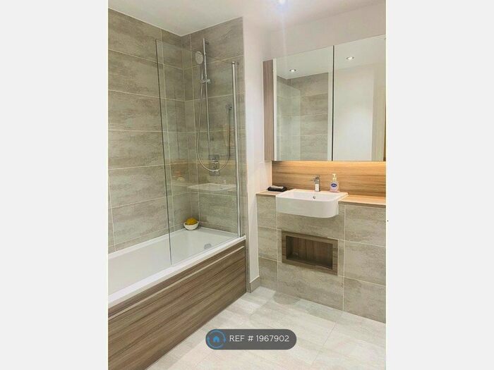 2 Bedroom Flat To Rent In London, London, E16