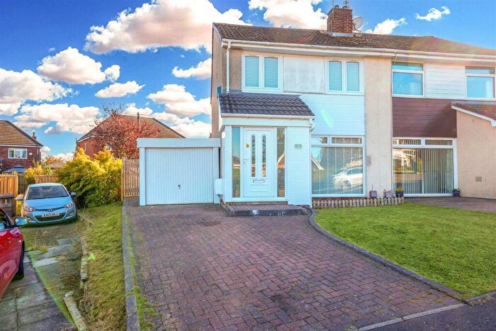 3 Bedroom Semi-Detached House For Sale In Glenartney Road, Chryston, Glasgow, G69