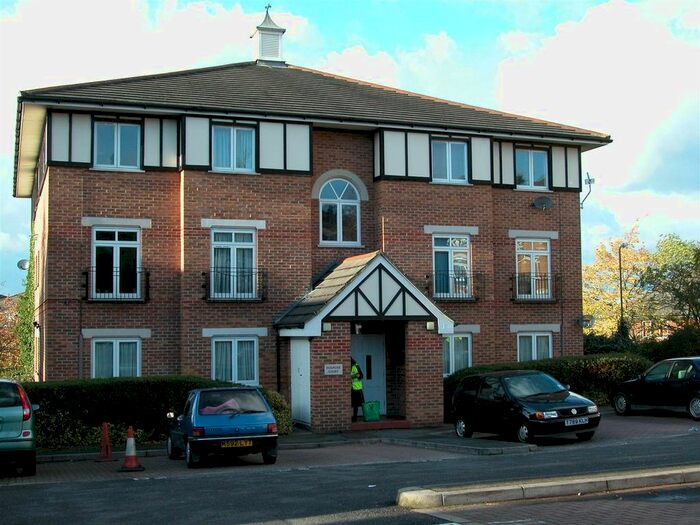 1 Bedroom Flat To Rent In Dogrose Court, Wenlock Gardens, Hendon, NW4