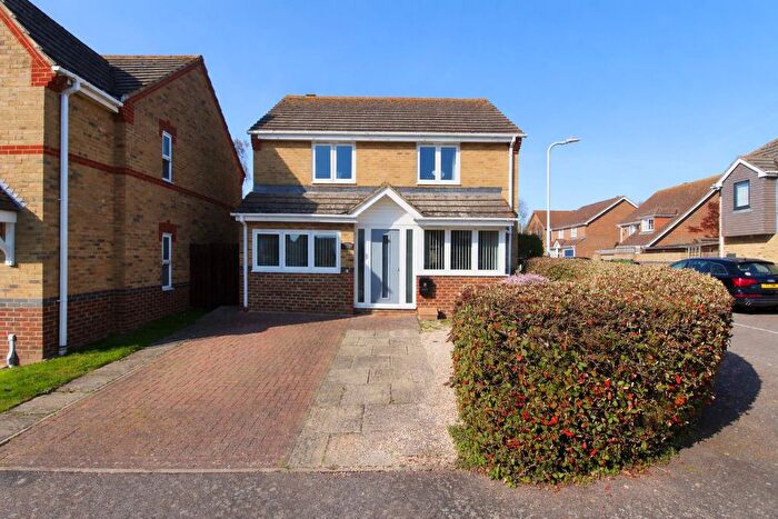 4 Bedroom Detached House For Sale In Greystones Road, Cliffsend, Ramsgate, CT12