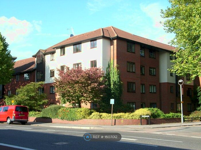 1 Bedroom Flat To Rent In Romana Court, Staines-Upon-Thames, TW18