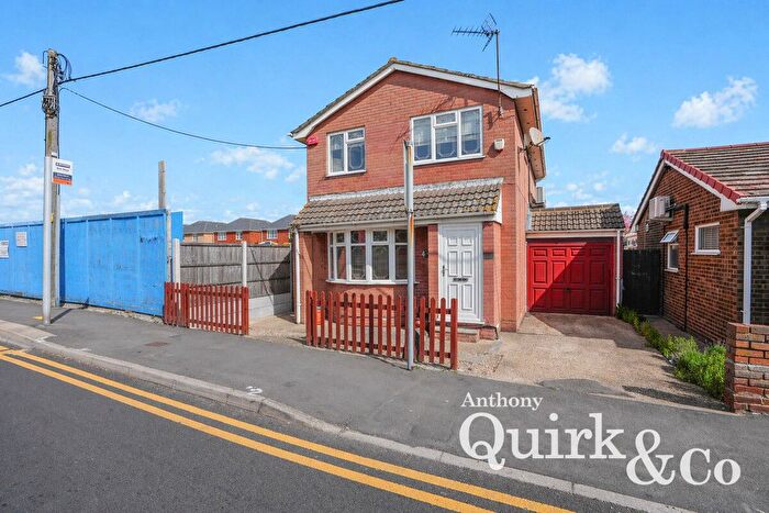 3 Bedroom Detached House For Sale In Point Road, Canvey Island, SS8