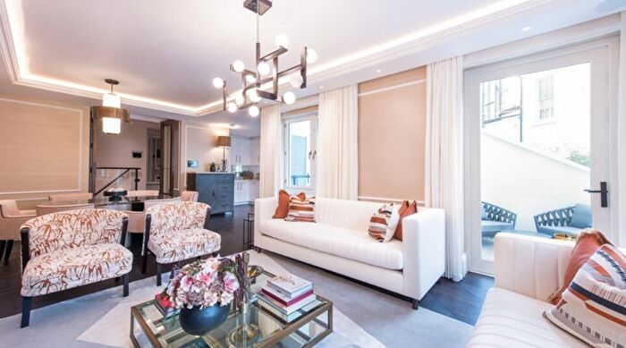 3 Bedroom Flat To Rent In Prince Of Wales Terrace, London, W8