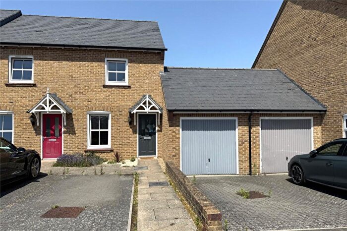 2 Bedroom End Of Terrace House For Sale In Woolston Place, Sherfield-on-Loddon, Hook, Hampshire, RG27