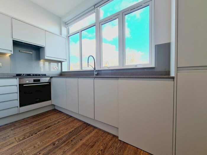 Studio To Rent In Hemini Court, Stirling Way, WD6