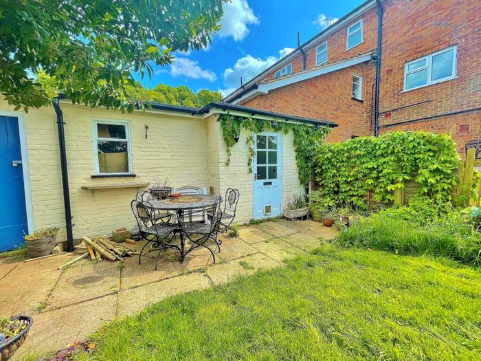 2 Bedroom Apartment To Rent In Long Gore, Godalming, Surrey, GU7
